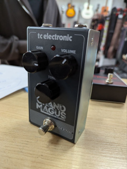 Гитарная педаль TC Electronic Fangs Metal Distortion